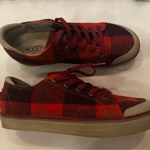 Used KEEN Womens Elsa III Plaid Wool Flannel Sneaker 10 Red Brown Check